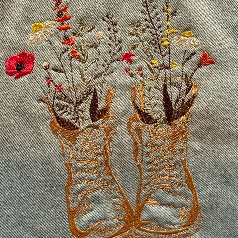 Boho Embroidered Jean Jacket Vintage Wash Floral Boots Back Western Cottagecore - Picture 4 of 9